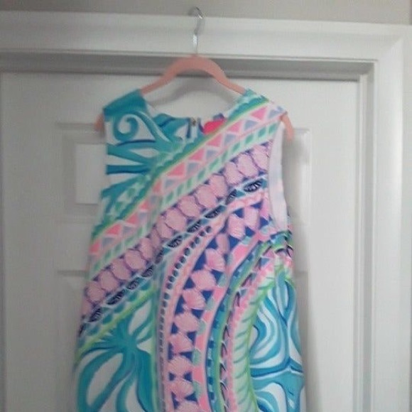 Lilly Pulitzer Dresses & Skirts - Lilly shift dress